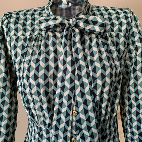 Retro inspired button up shift dress w neck tie - Picture 7 of 16